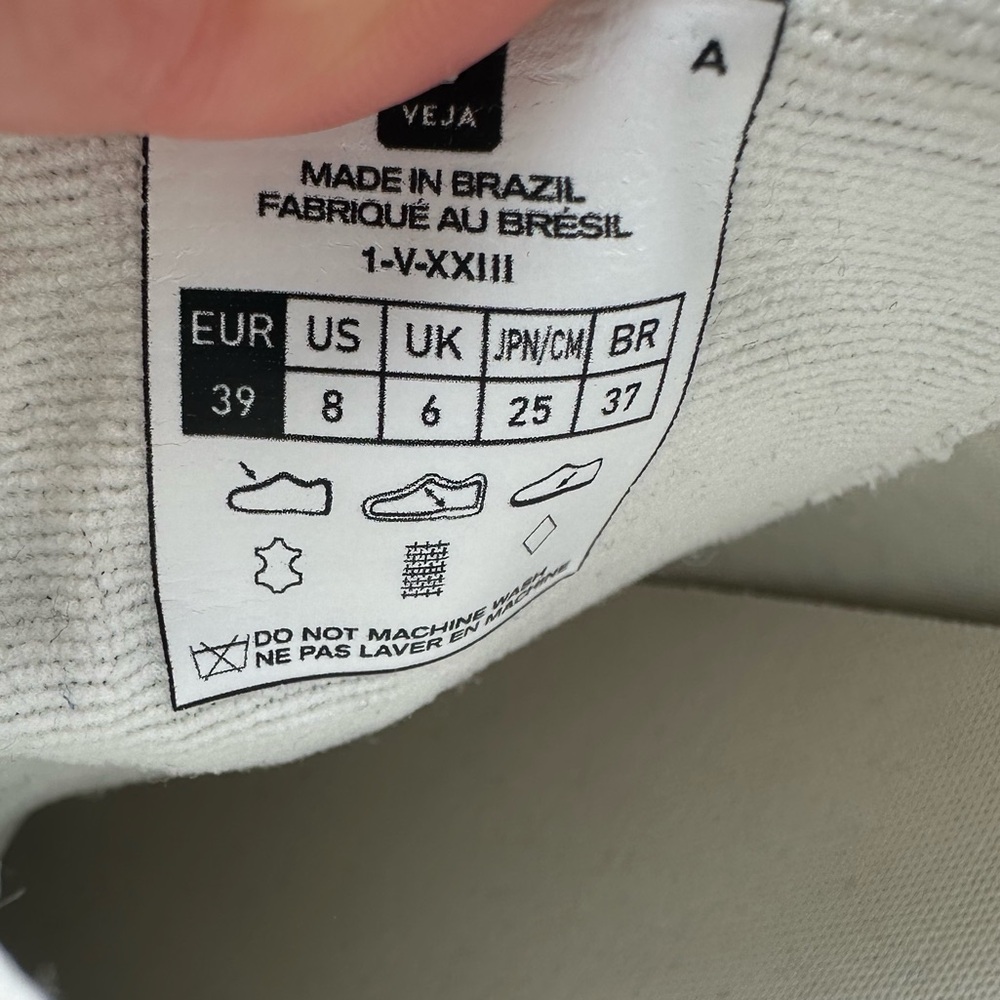 Veja White and Gold Women's Sneakers - Picture 13 of 13